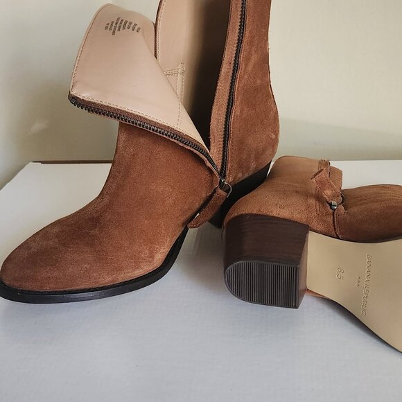 Banana Republic Suede Chelsea Bootie 8.5 in Spaniel Brown - Picture 2 of 8